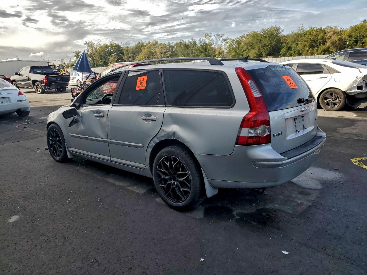 2005 VOLVO V50 T5 photo 2