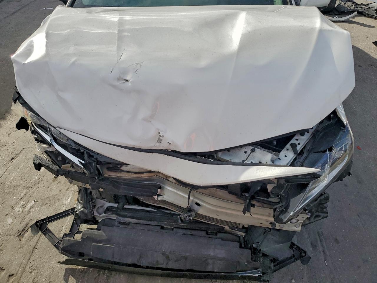 2022 TOYOTA CAMRY LE photo 31