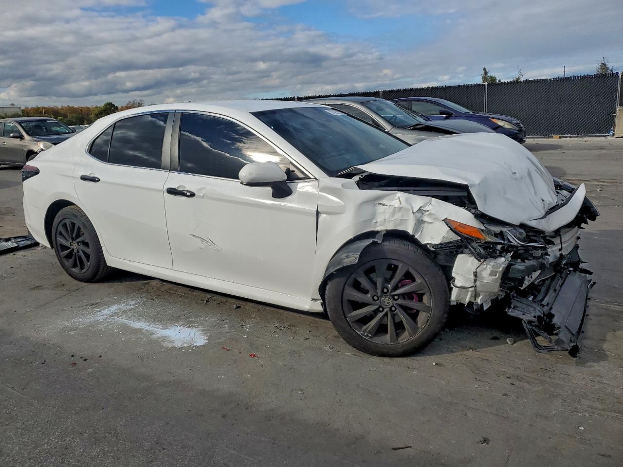 2022 TOYOTA CAMRY LE photo 10