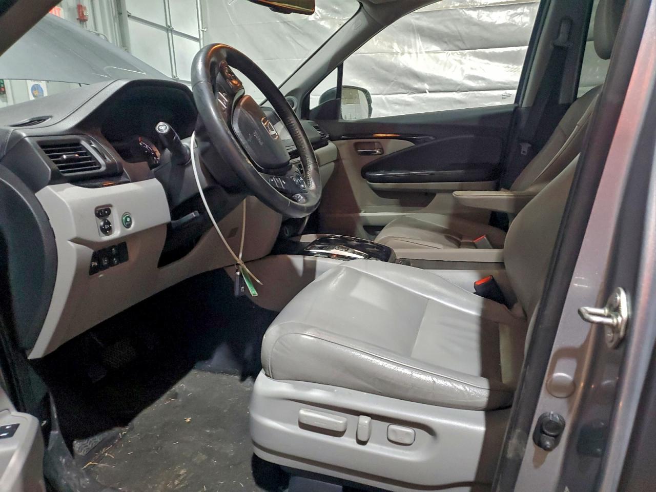 2016 HONDA PILOT TOURING photo 19