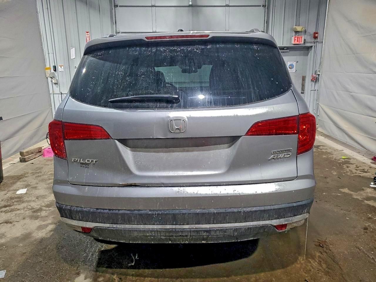 2016 HONDA PILOT TOURING photo 16
