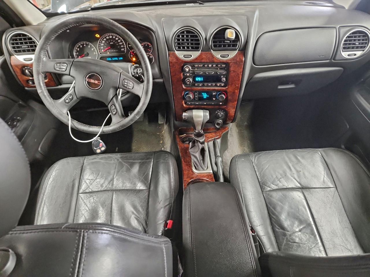 2006 GMC ENVOY photo 8