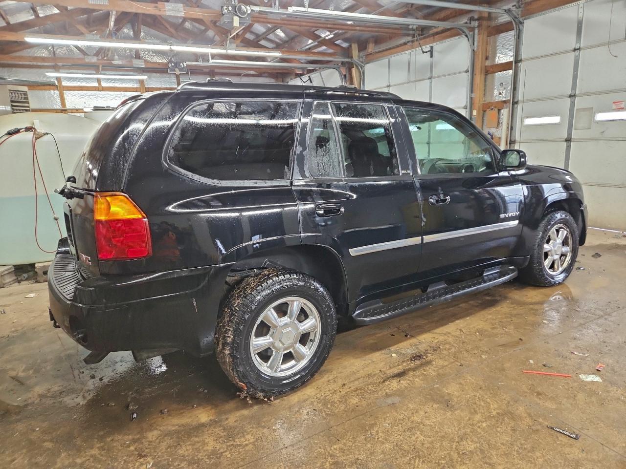 2006 GMC ENVOY photo 3