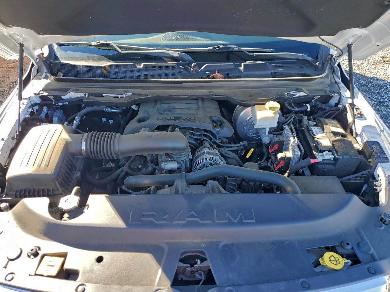 2021 RAM 1500 LARAMIE photo 41