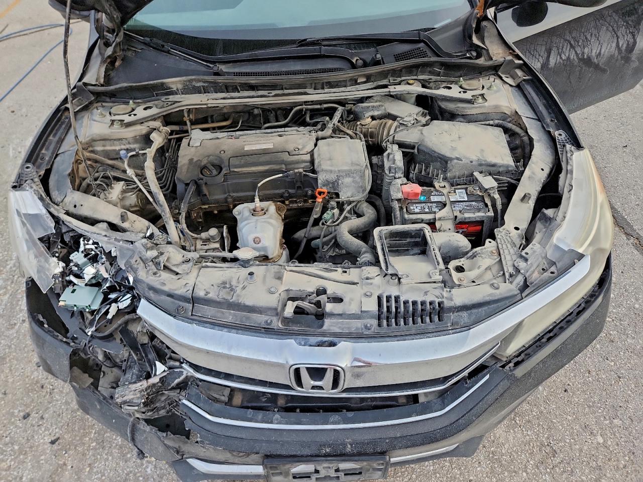 2016 HONDA ACCORD EX photo 11