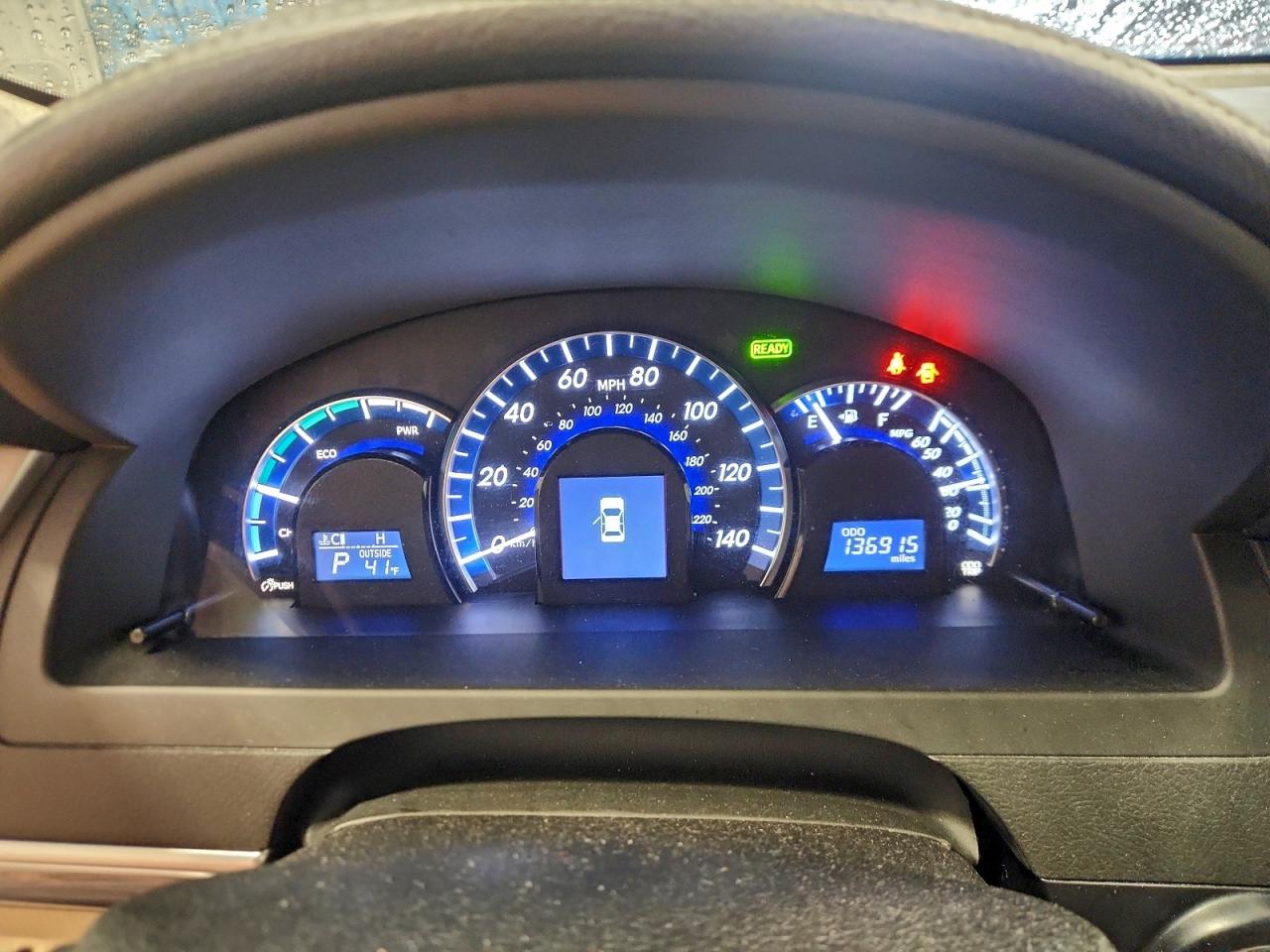 2013 TOYOTA CAMRY HYBRID photo 9