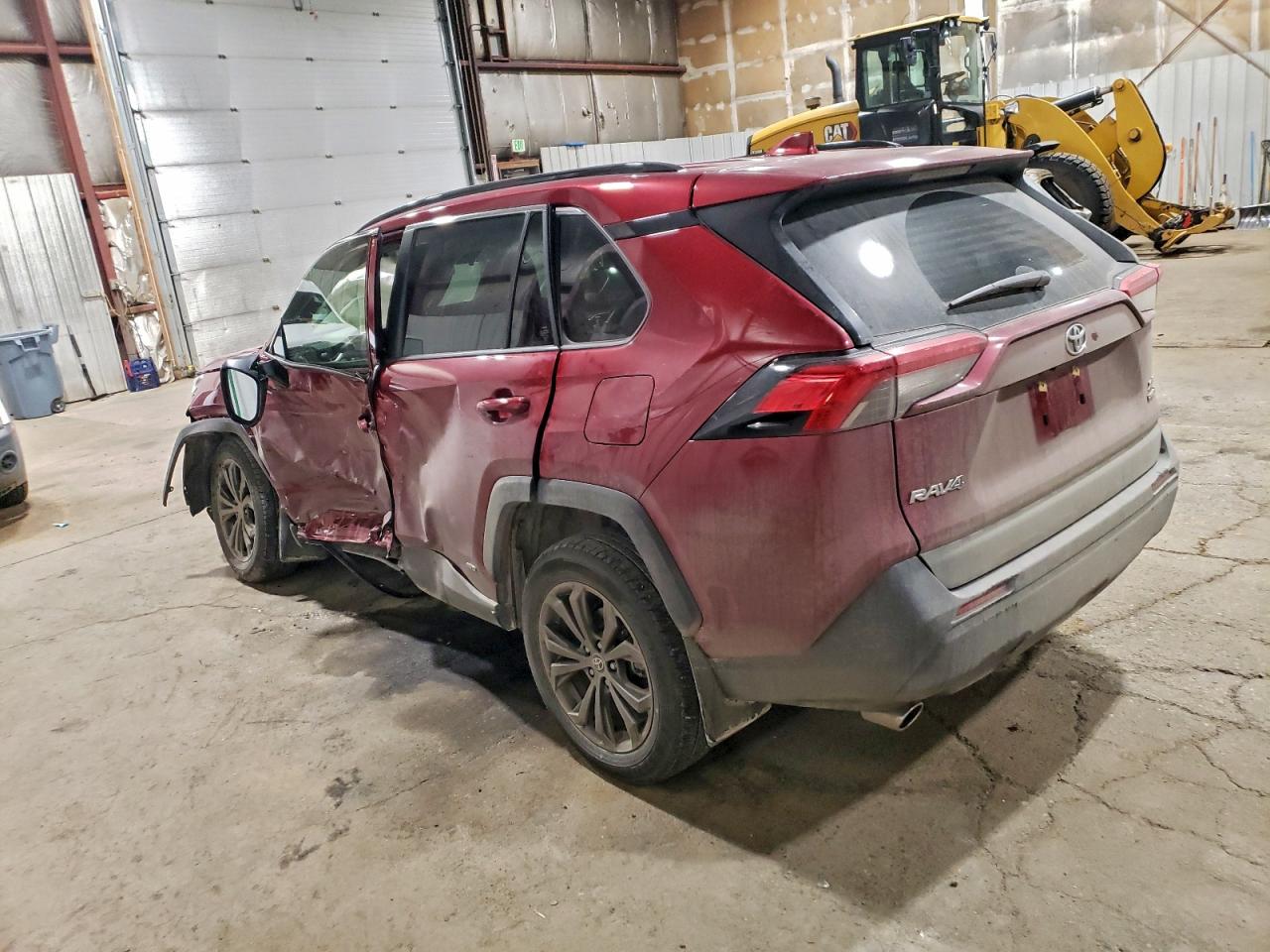 2024 TOYOTA RAV4 XLE PREMIUM photo 2
