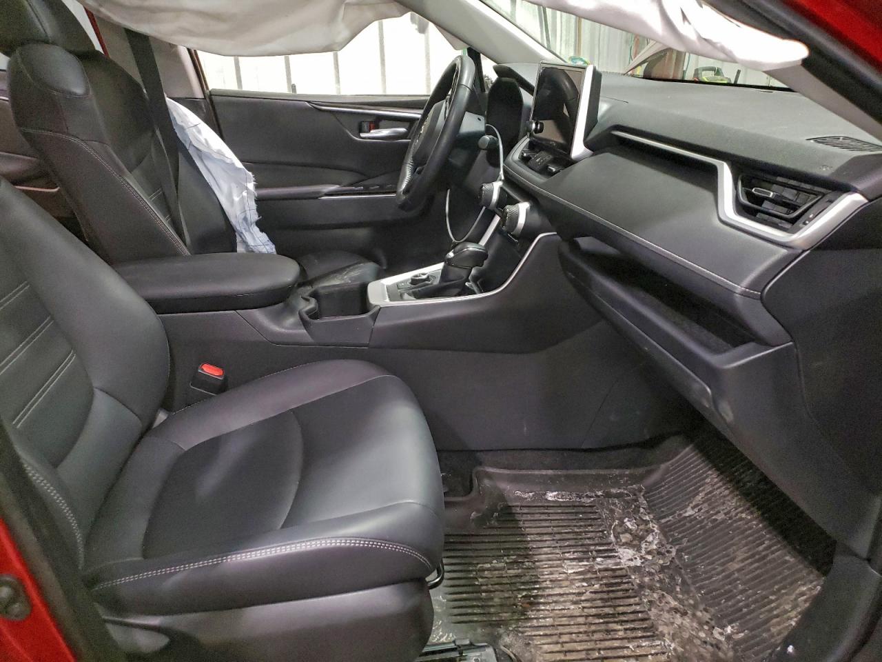 2024 TOYOTA RAV4 XLE PREMIUM photo 7