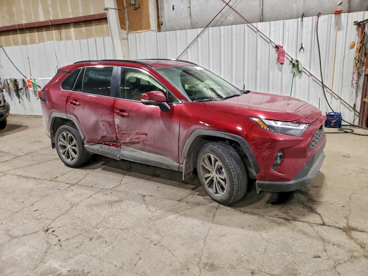 2024 TOYOTA RAV4 XLE PREMIUM photo 4