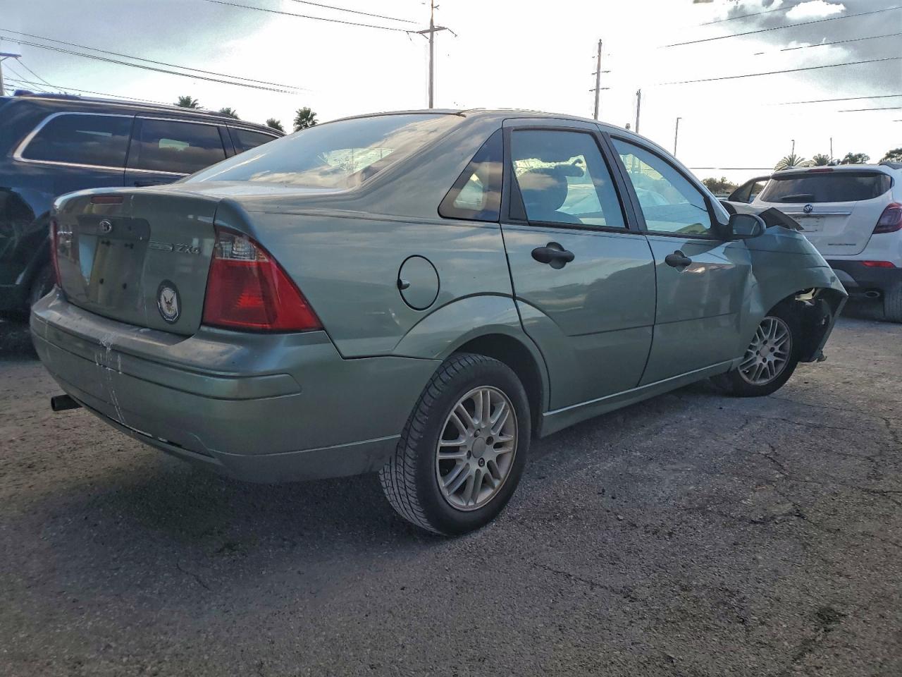 2005 FORD FOCUS ZX4 photo 7