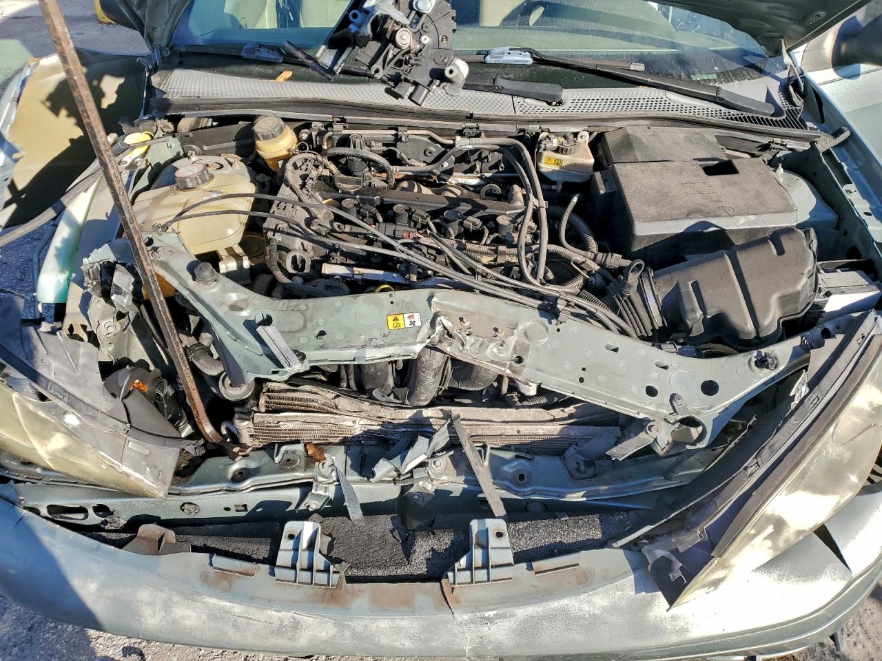 2005 FORD FOCUS ZX4 photo 31