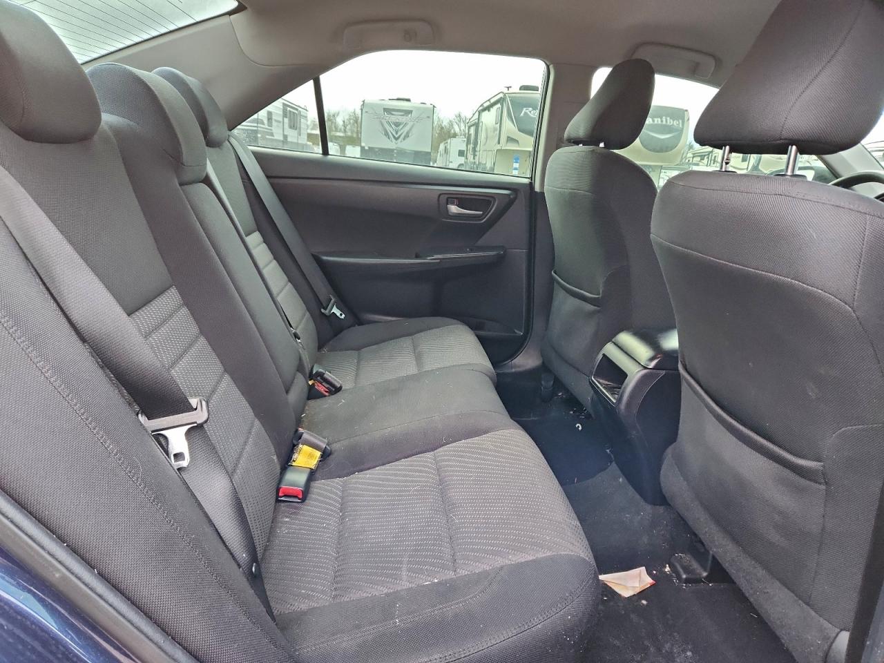 2015 TOYOTA CAMRY LE photo 10