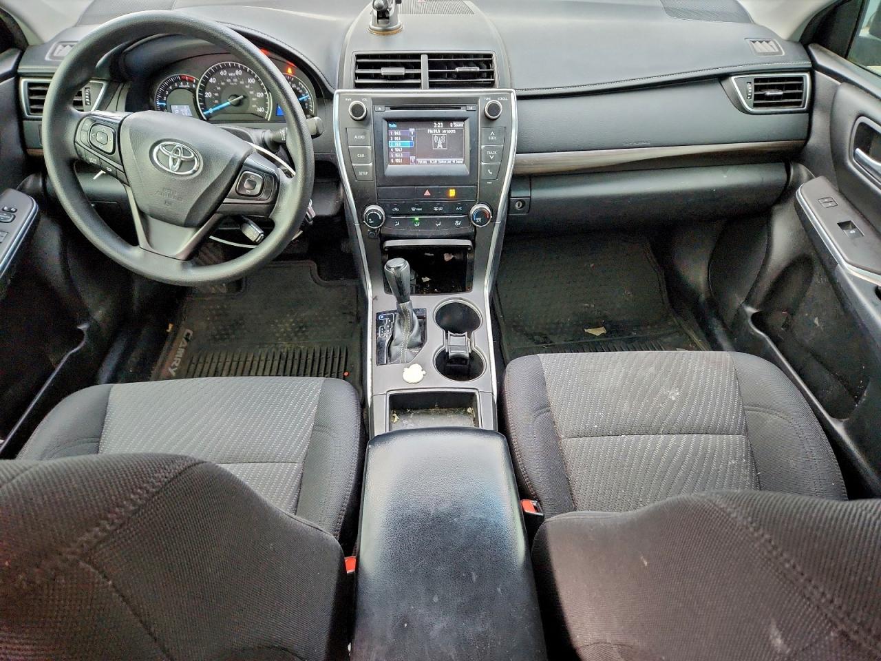 2015 TOYOTA CAMRY LE photo 8
