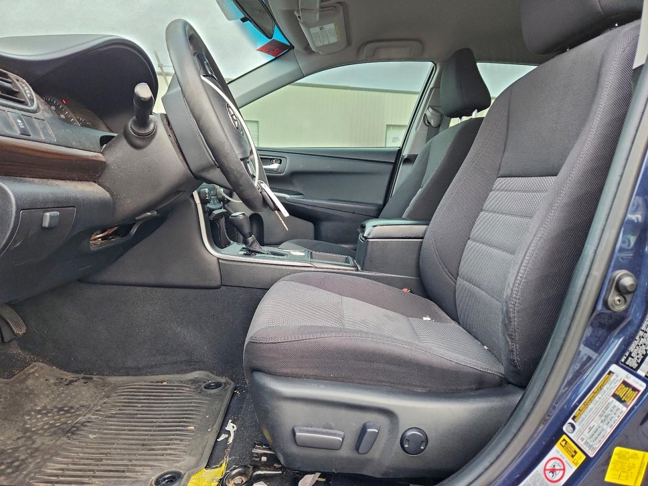 2015 TOYOTA CAMRY LE photo 7