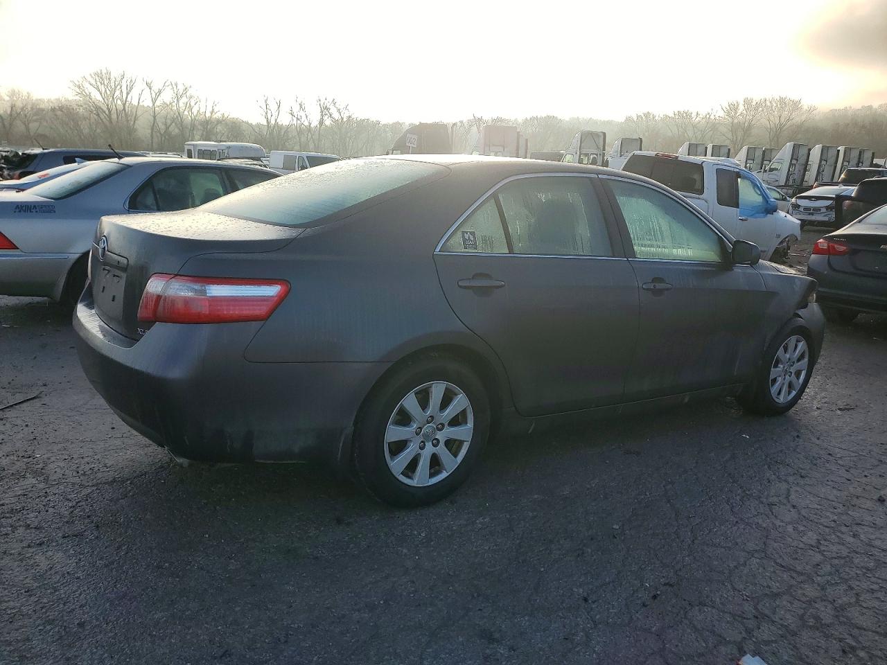 2009 TOYOTA CAMRY SE photo 5