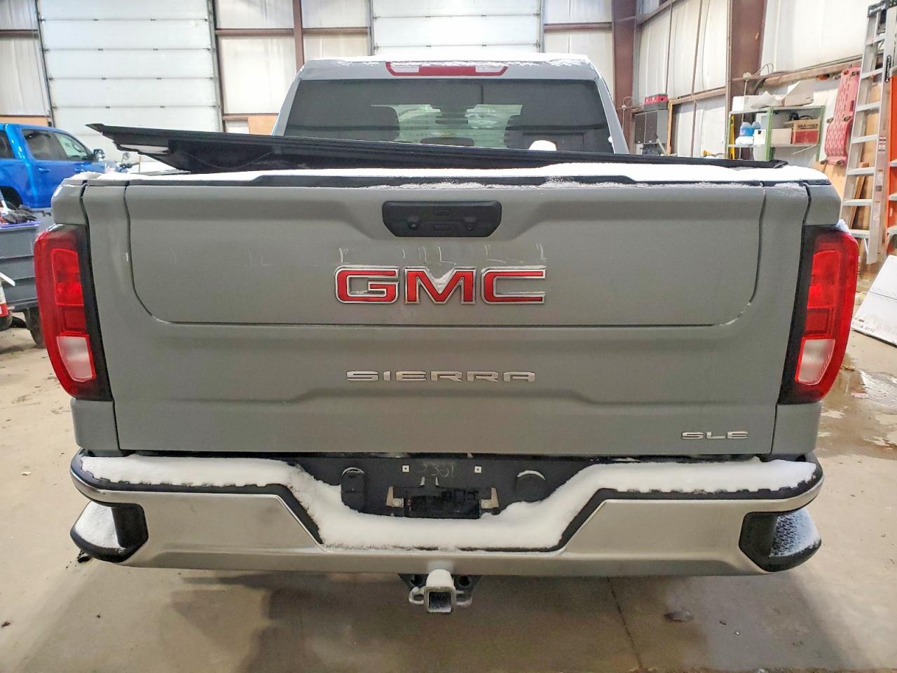 2025 GMC SIERRA K1500 SLE photo 6