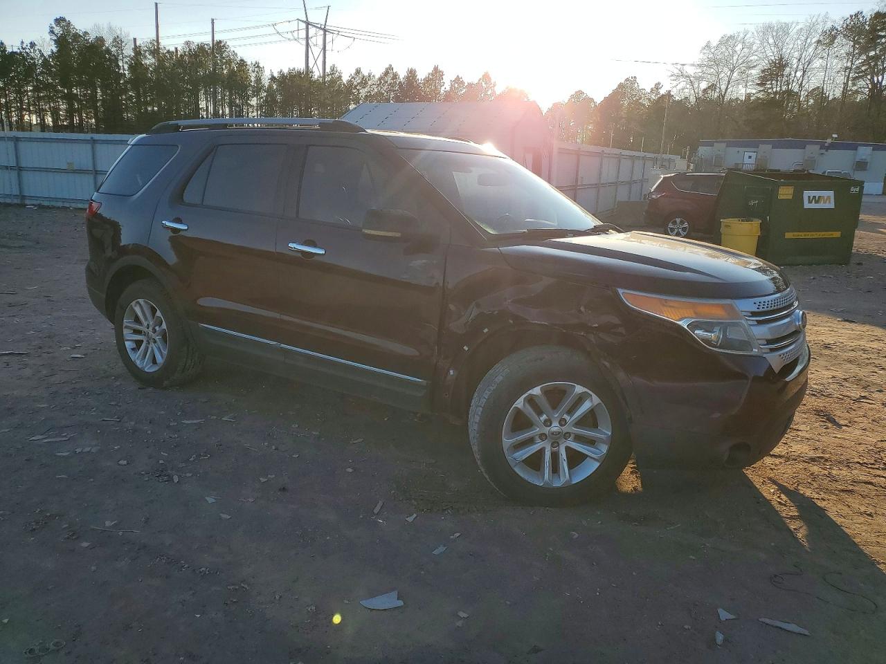 2011 FORD EXPLORER XLT photo 4