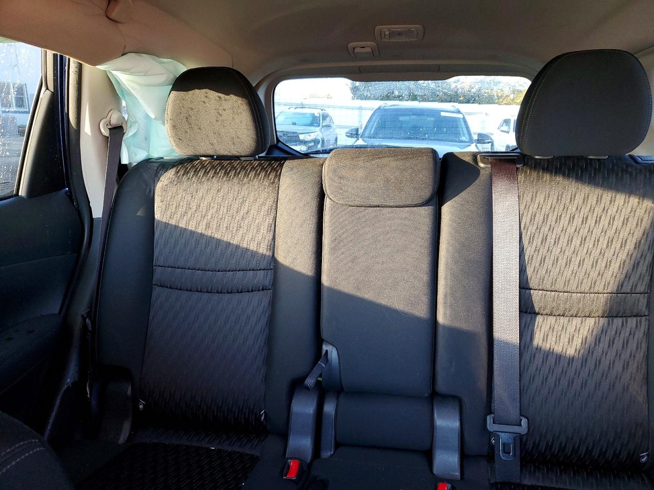 2018 NISSAN ROGUE S photo 10