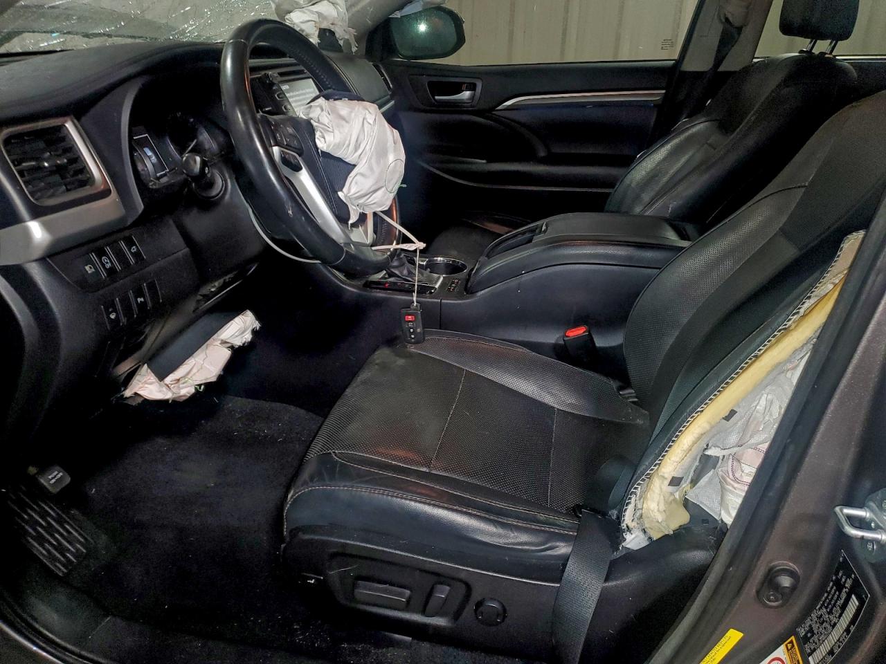 2017 TOYOTA HIGHLANDER LIMITED photo 13