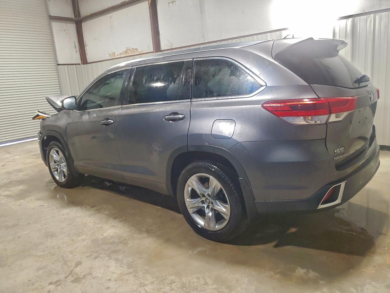 2017 TOYOTA HIGHLANDER LIMITED photo 3
