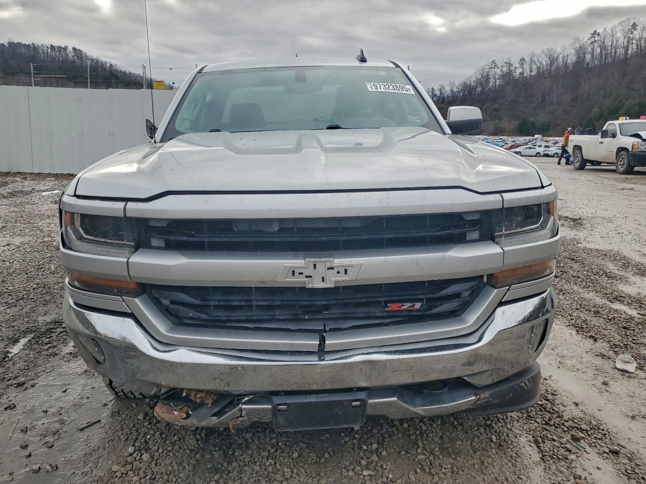 2017 CHEVROLET SILVERADO K1500 LT photo 9