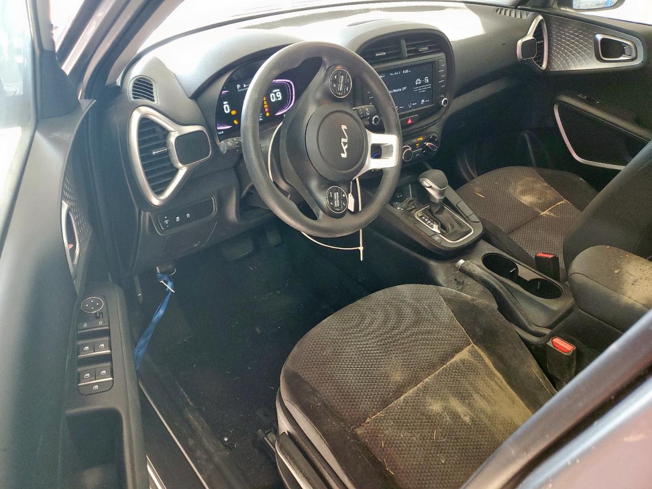 2024 KIA SOUL LX photo 8