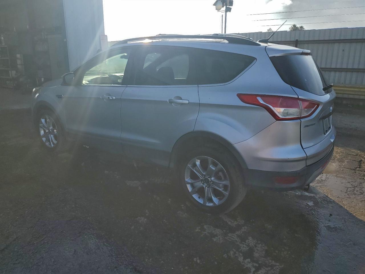 2013 FORD ESCAPE SEL photo 2