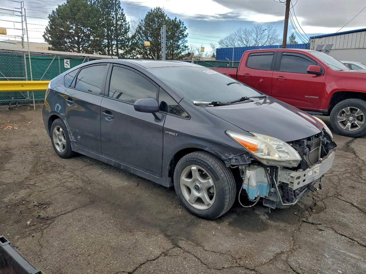 2015 TOYOTA PRIUS photo 4