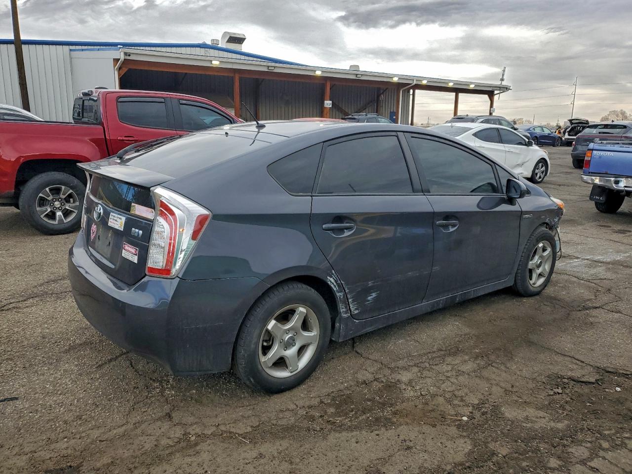 2015 TOYOTA PRIUS photo 3