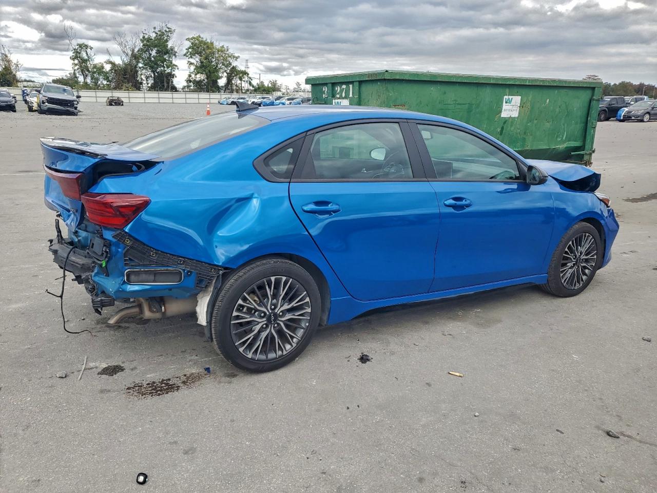 2023 KIA FORTE GT LINE photo 5