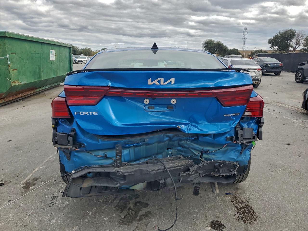 2023 KIA FORTE GT LINE photo 11