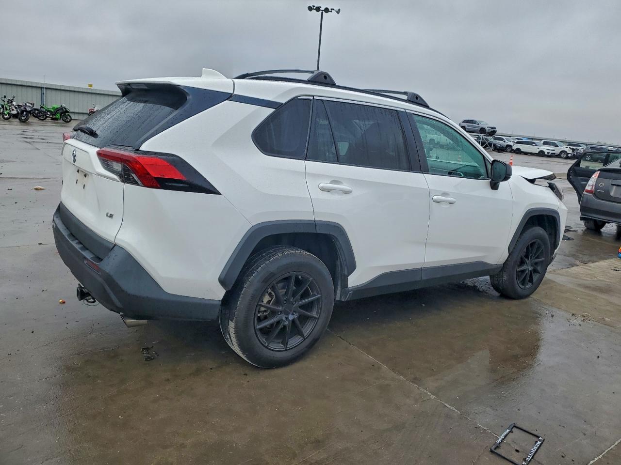 2019 TOYOTA RAV4 LE photo 5