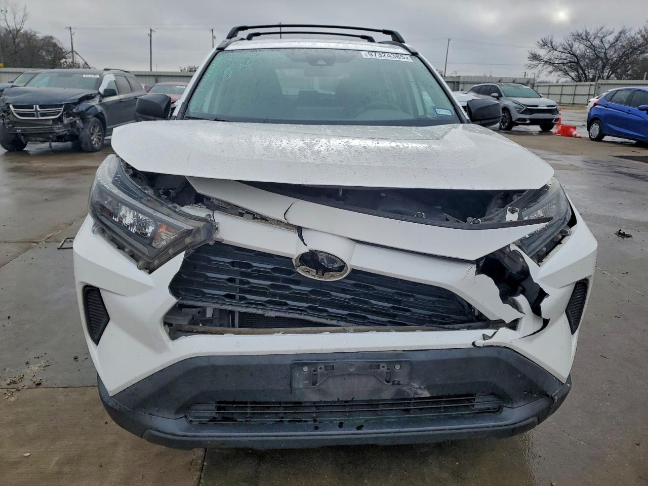 2019 TOYOTA RAV4 LE photo 9