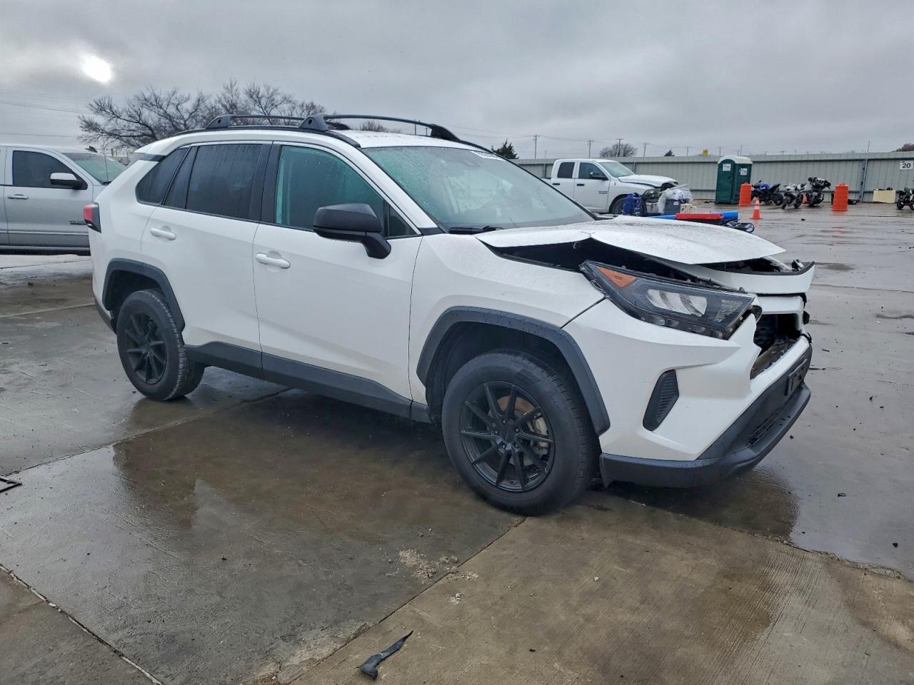 2019 TOYOTA RAV4 LE photo 7