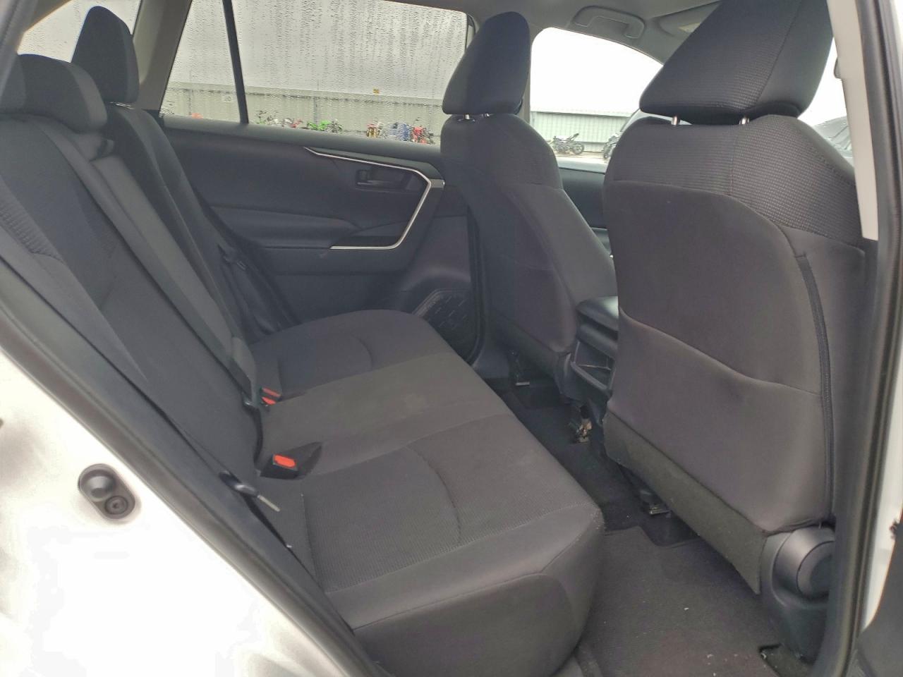 2019 TOYOTA RAV4 LE photo 19