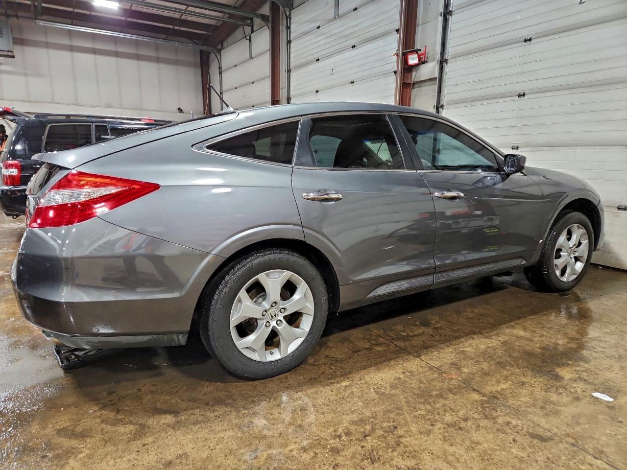 2012 HONDA CROSSTOUR EXL photo 3