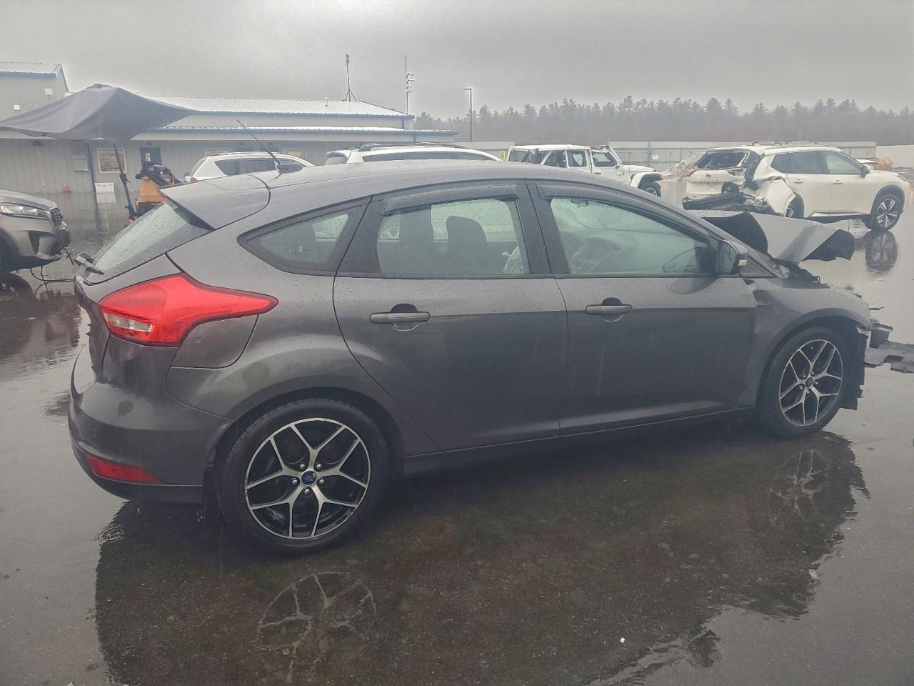 2017 FORD FOCUS SEL photo 5