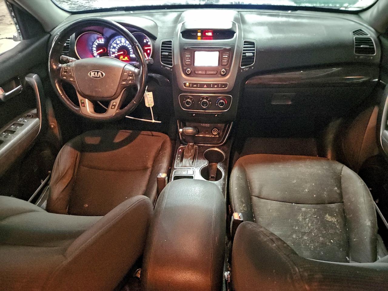 2014 KIA SORENTO LX photo 15
