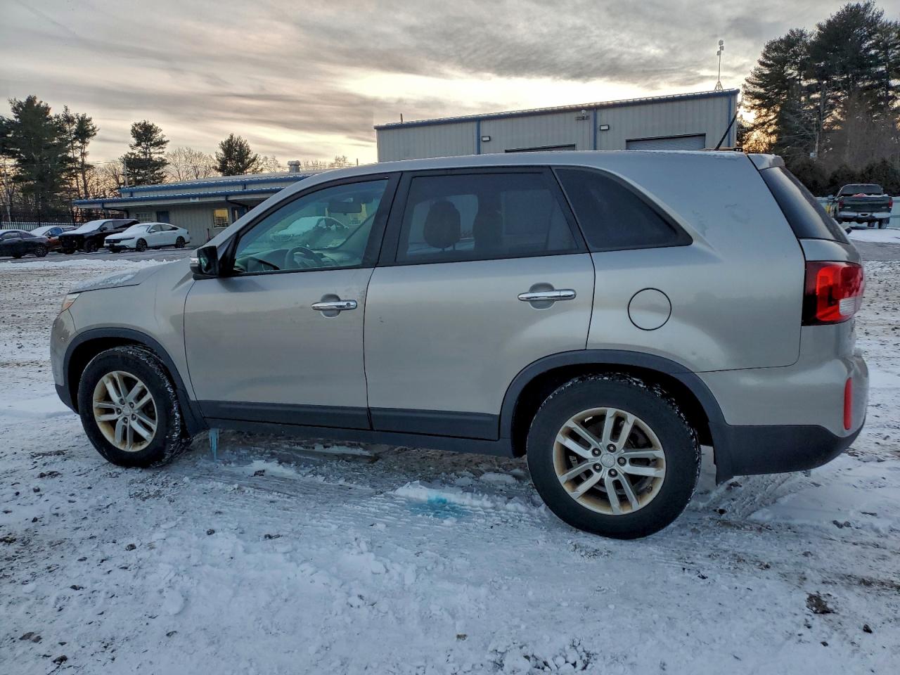 2015 KIA SORENTO LX photo 2