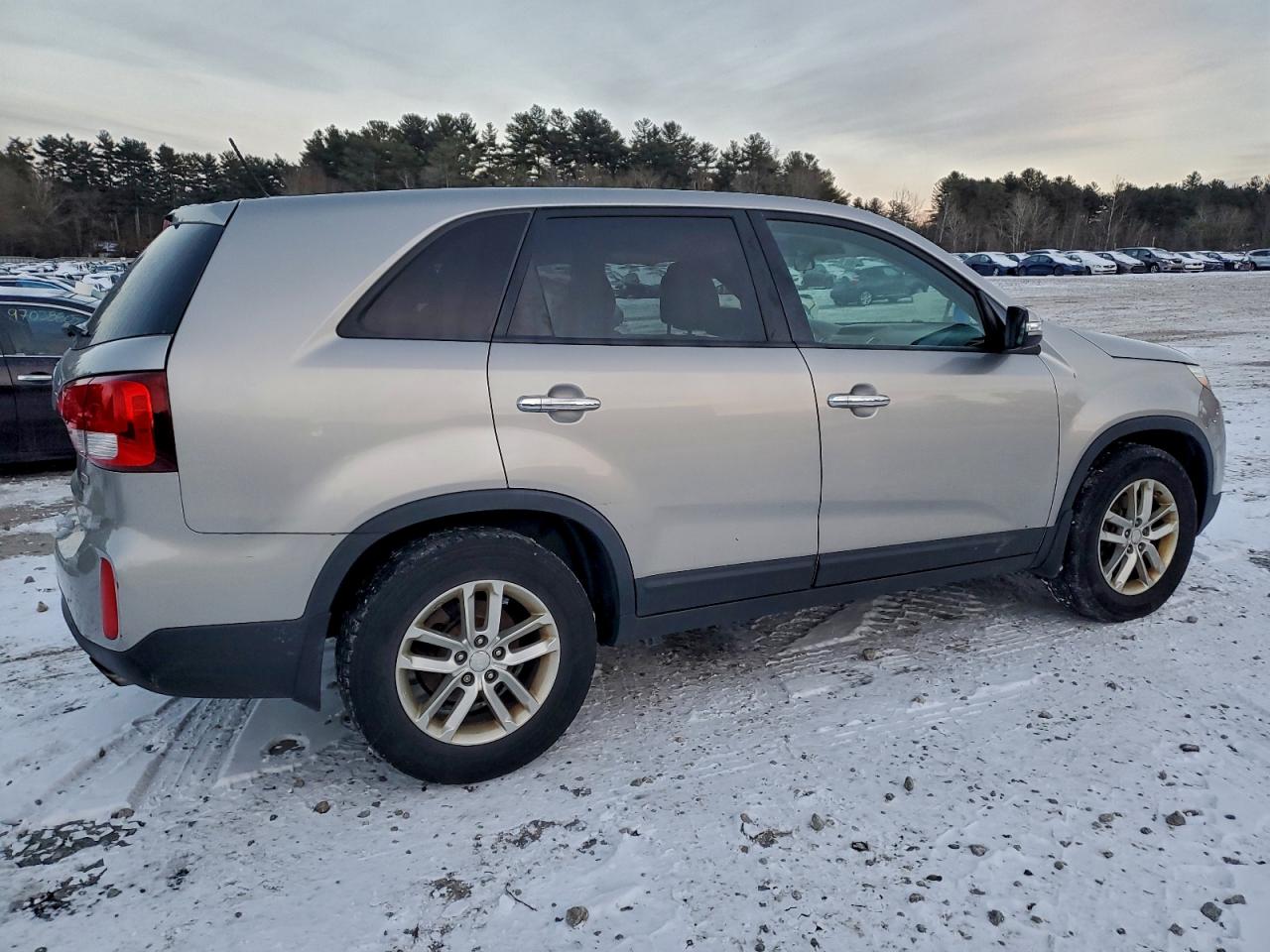 2015 KIA SORENTO LX photo 3