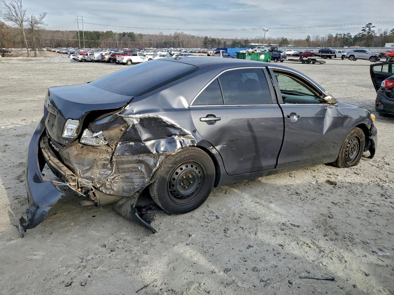 2010 TOYOTA CAMRY LE photo 5