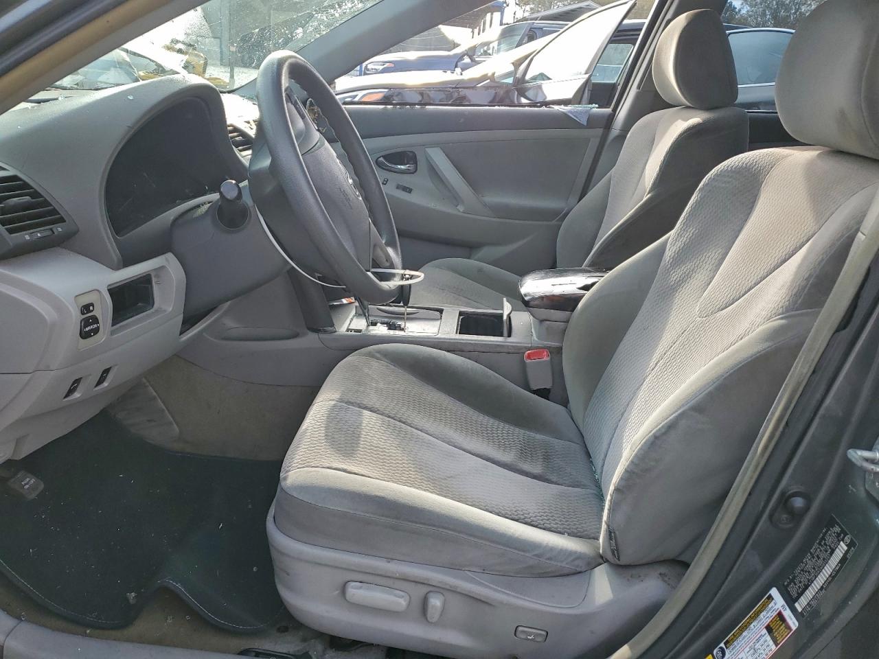 2010 TOYOTA CAMRY LE photo 13