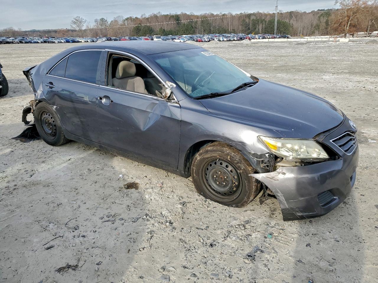 2010 TOYOTA CAMRY LE photo 7