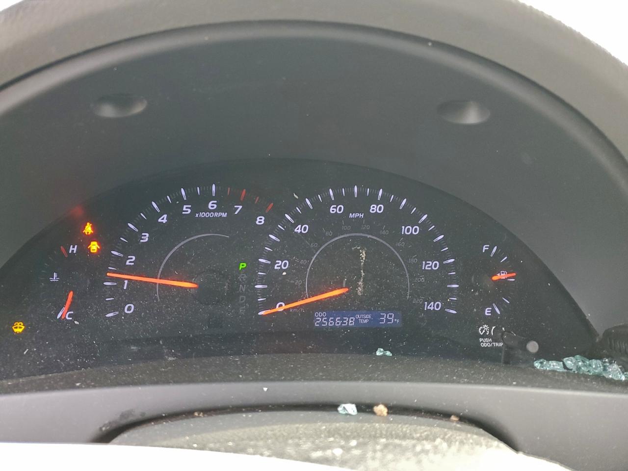 2010 TOYOTA CAMRY LE photo 17