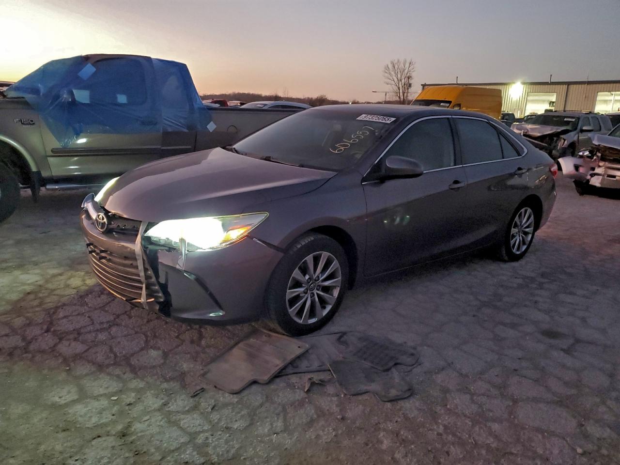 2016 TOYOTA CAMRY