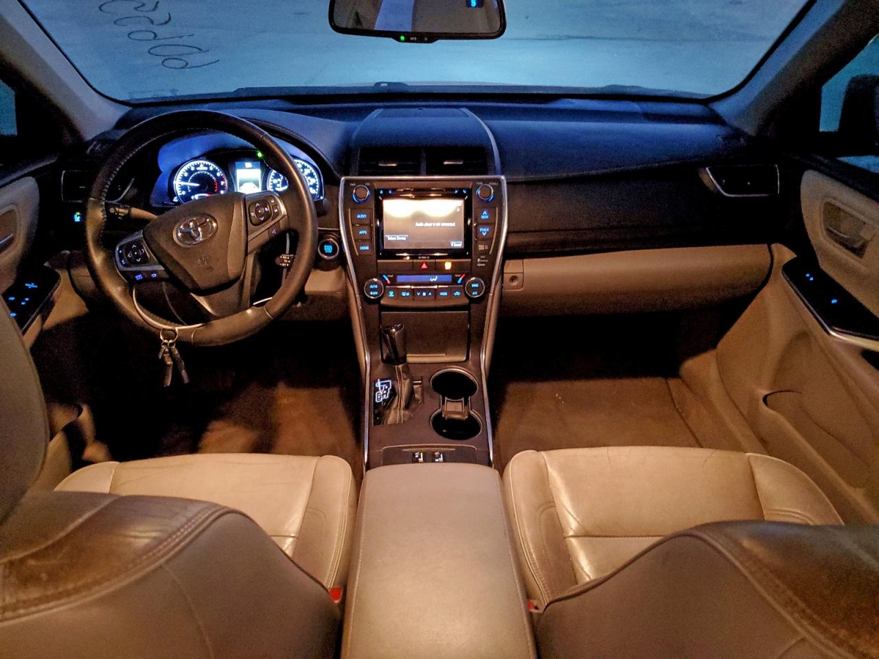 2016 TOYOTA CAMRY LE photo 15