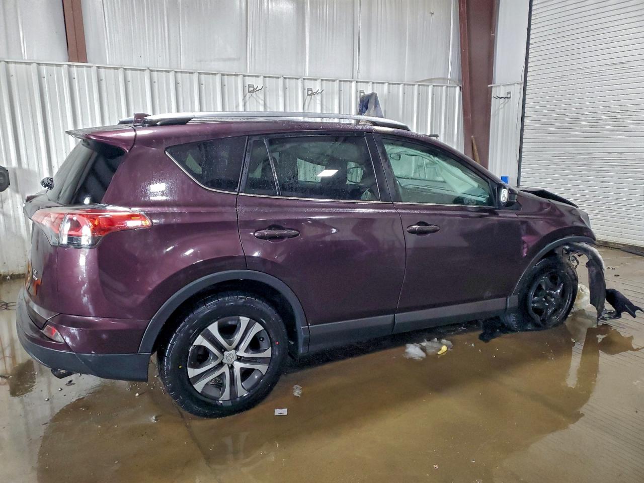 2017 TOYOTA RAV4 LE photo 3