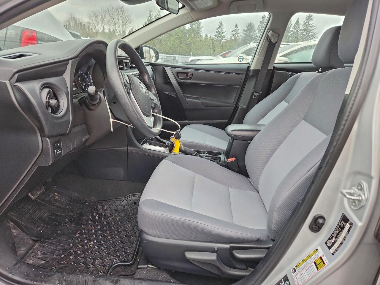 2017 TOYOTA COROLLA L photo 7
