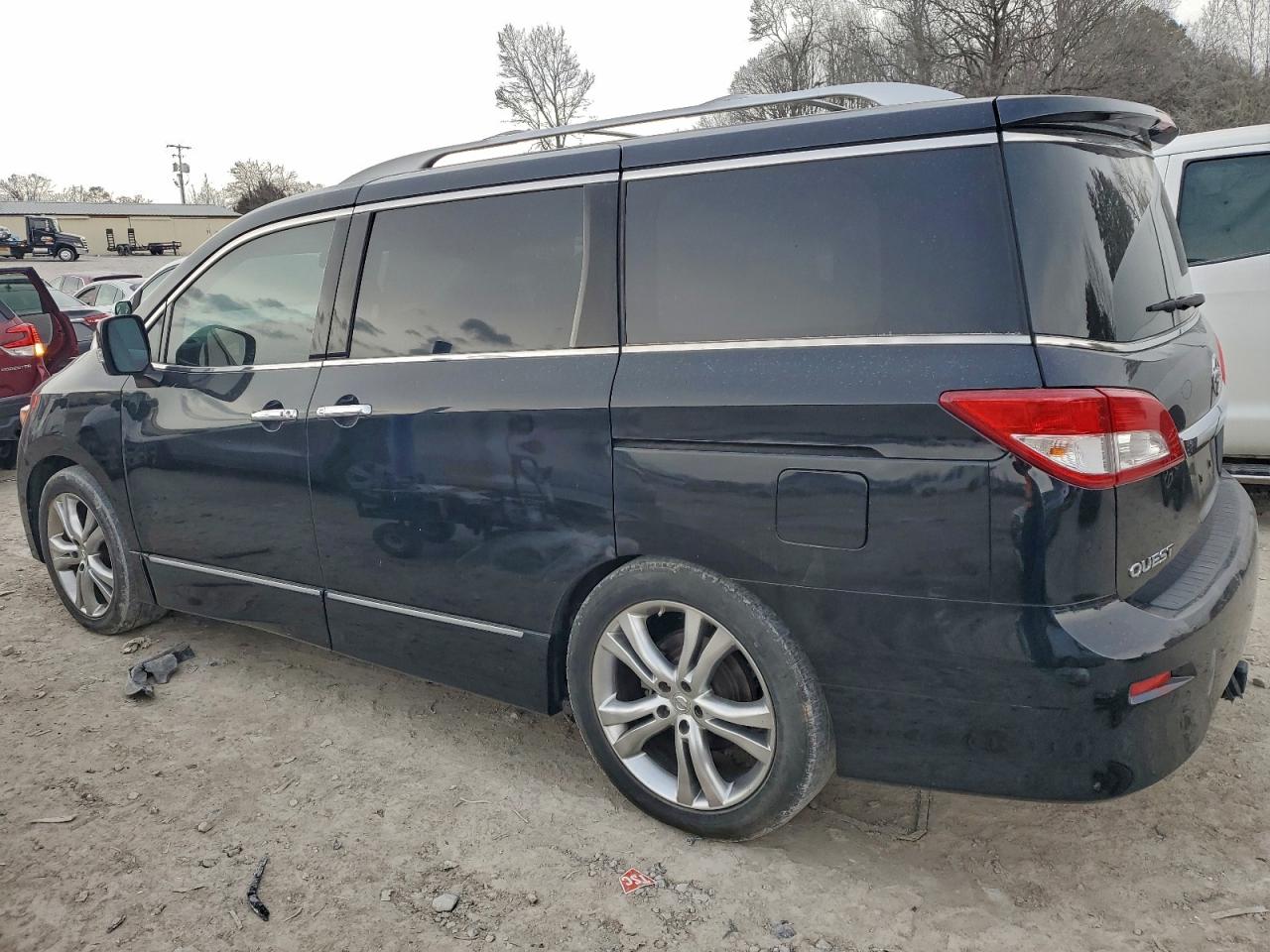 2012 NISSAN QUEST S photo 3