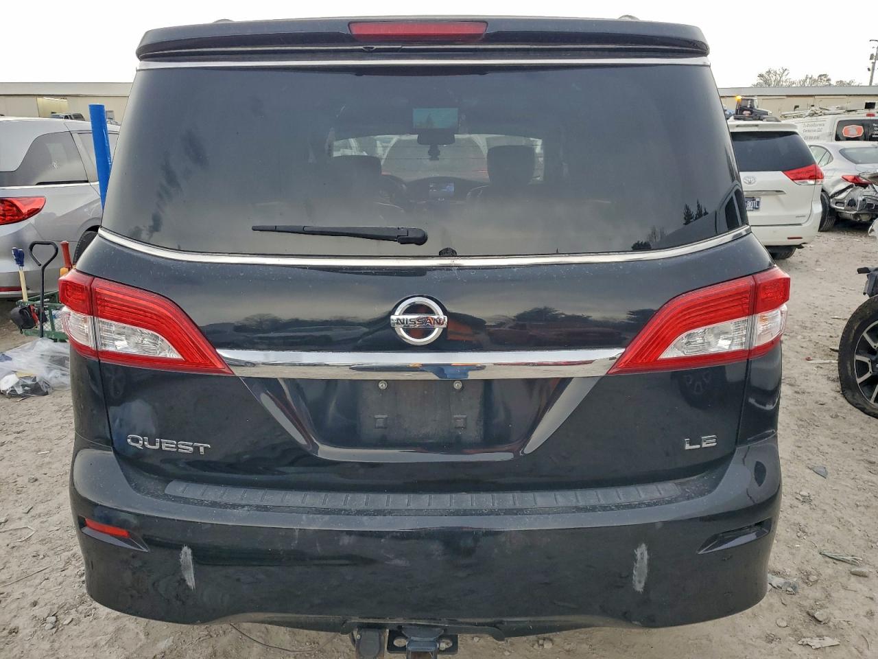 2012 NISSAN QUEST S photo 11